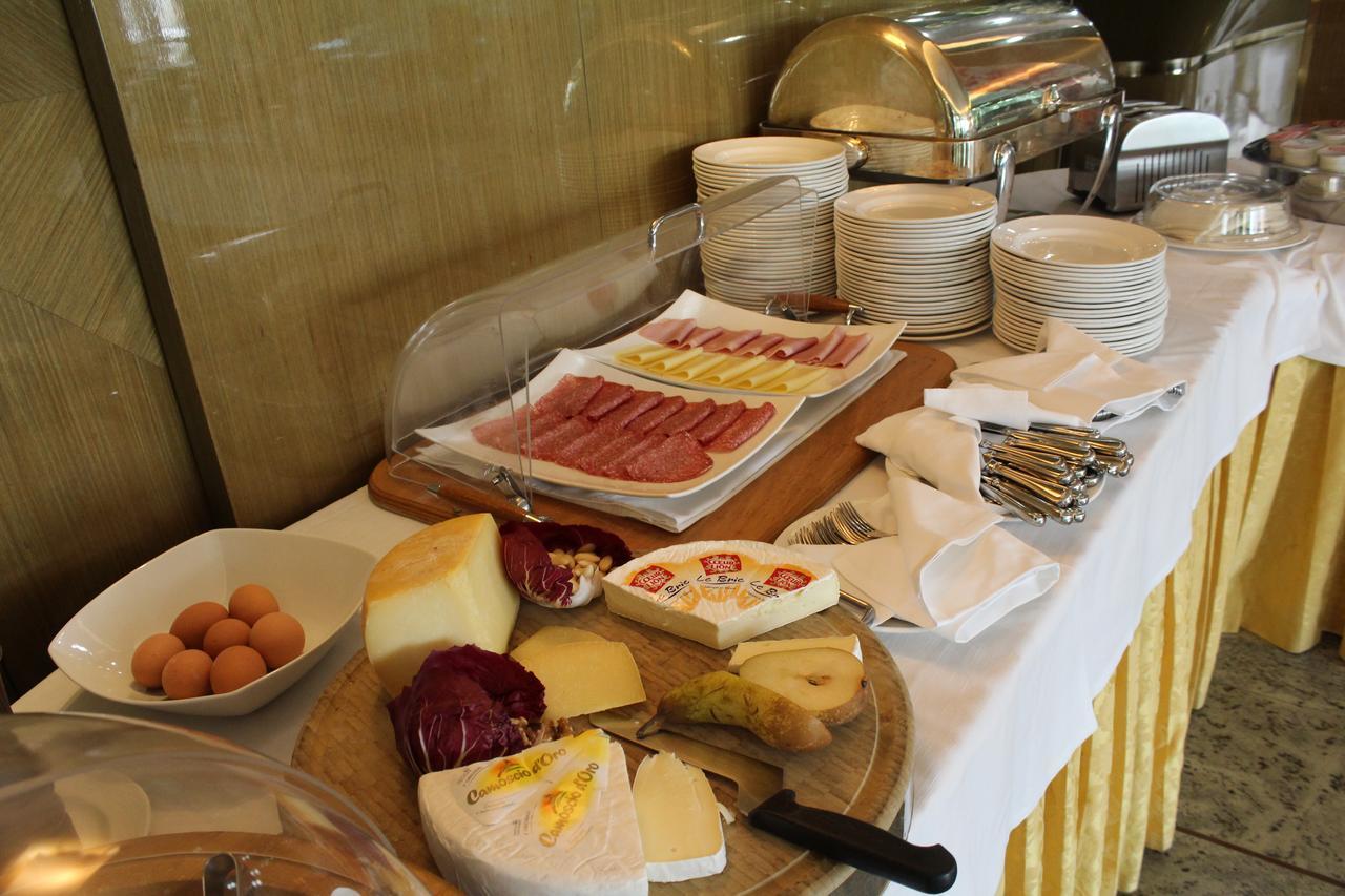 Hotel Royal Фермо Экстерьер фото