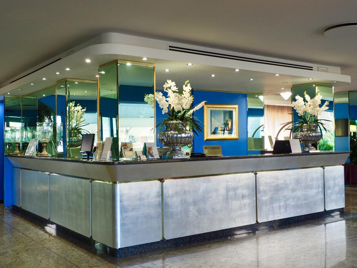 Hotel Royal Фермо Экстерьер фото