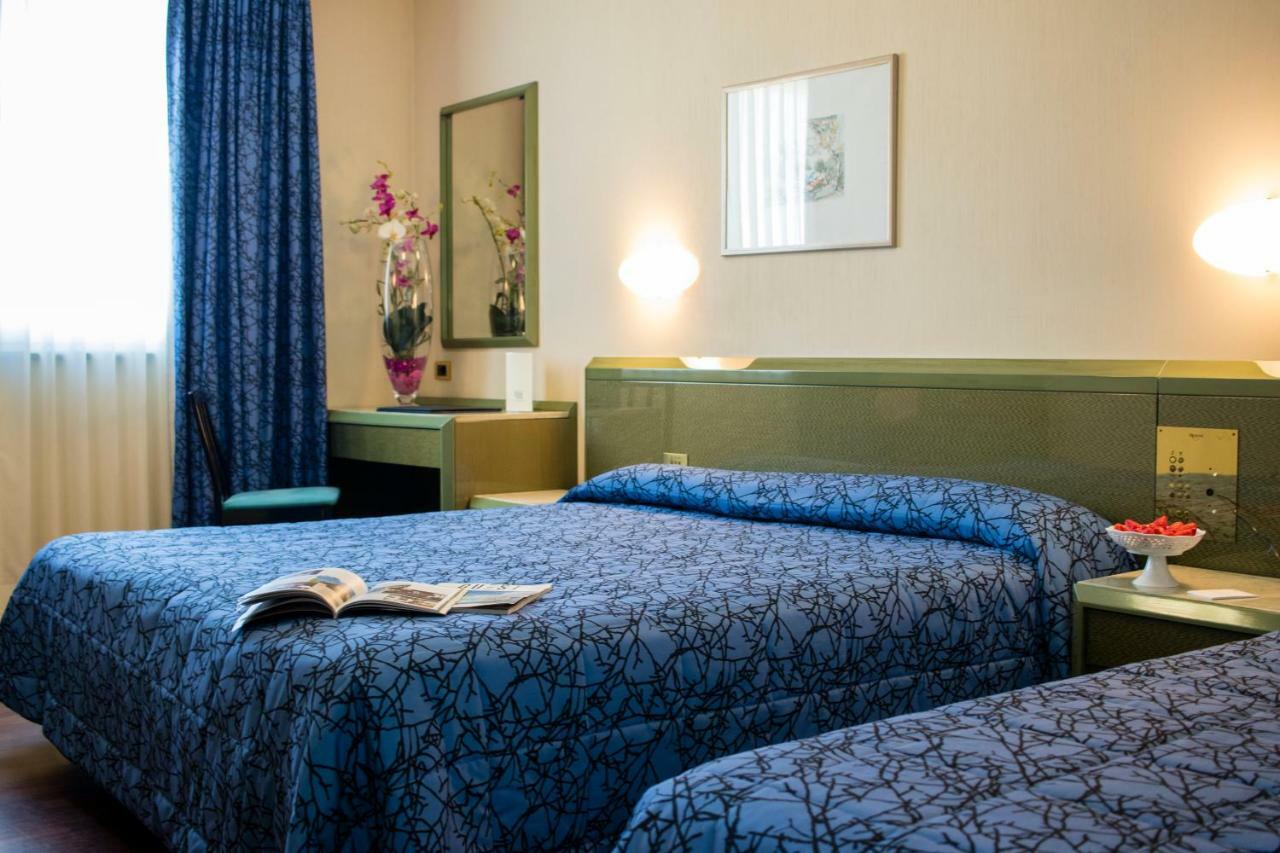 Hotel Royal Фермо Экстерьер фото