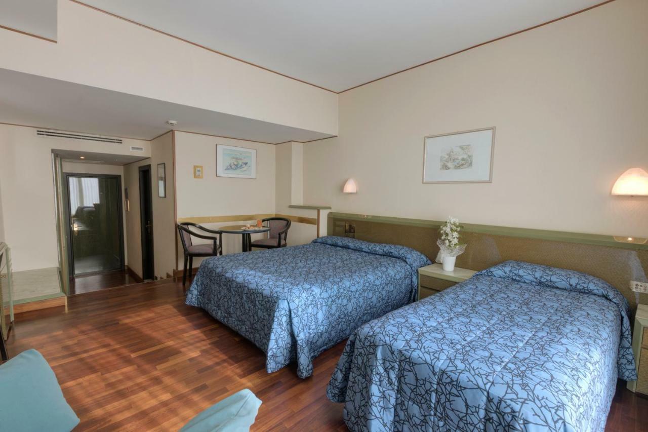 Hotel Royal Фермо Экстерьер фото